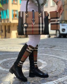 Gucci Handbags Outlet, Fendi Boots, Texas Girls, Louis Vuitton Shoes Heels, Gucci Boots, Shoes Outfit Fashion, Shoes Bag, Burberry Handbags, Louis Vuitton Shoes