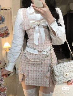 Chanel Classic Outfit, Girly Business Casual Outfits, Douyin Dresses, Rich Woman Outfits, Classy Girly Outfits, Korean Preppy, Feminine Outfit