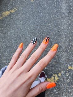 F1 Nails Designs Mclaren, Formula 1 Nails Designs, Mclaren Nails F1, Ktm Nails, Car Themed Nails, F1 Inspired Nails, Racing Nails Designs, Hot Wheels Nails, Formula One Nails