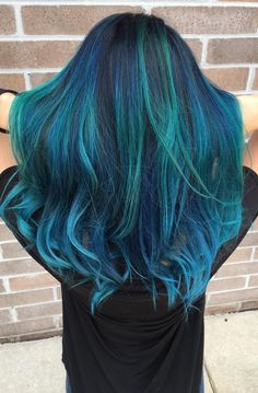 Peacock Hair Color, Blue Hair Colour, Peacock Hair, Color Melt, Peekaboo Hair