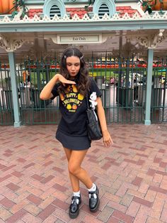 Fall Outfits Disney, Goth Disneyland Outfits, Gradnight Outfit Disneyland, Dark Disney Outfit, Disney Park Outfits Fall, Emo Disney Outfits, Disney Streetwear Outfits, Alternative Disney Outfits, Alt Disney Outfits