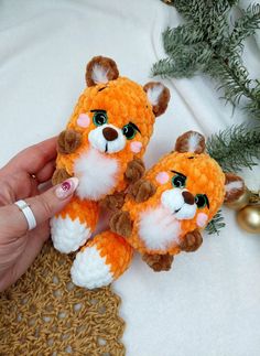 МОЯ ЗАЙКА - вязаные игрушки. Запись со стены. Crochet Toys Patterns, 12 Days Of Christmas, Amigurumi Toys, Crochet Motif, Stuffed Toys Patterns, Hand Knitting, Knit Crochet