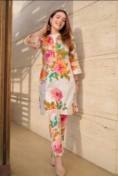 Stylish Kurtis Design, Simple Frocks, Latest Dress Design, Dress Book, Pakistani Dresses Casual, Pakistani Fancy Dresses