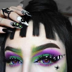 Ahs Halloween, Beetlejuice Makeup, Holloween Makeup, Halloween Eye Makeup, Halloween Makeup Inspiration, Halloween Eyes, Makeup Aesthetic, Gothic Makeup, Creative Eye Makeup