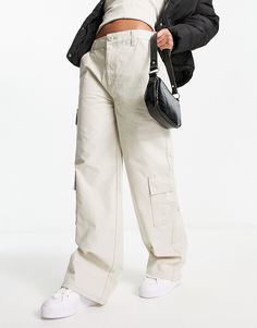 Cargo pants by ASOS DESIGN Style refresh: pending Low rise Belt loops Functional pockets Oversized fit Oversized Cargo Pants, Denim Cargo Pants, Green Cargo Pants, Cargo Trousers, Pocket Detail, Body Fit, Design Style, Oversized Fits, Trousers Women