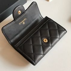 Size: (11*8.5*3cm) It comes with Dust box, Care manual, Tag and Paper bag. Luxury Wallet, Wallet Fashion, New Handbags, Ring Bracelet, Purse Wallet, Ring Earrings, Women Rings, Leather Handbags, Womens Watches