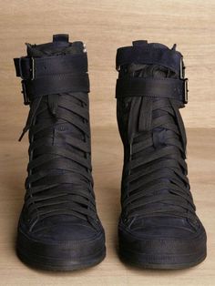 Cyberpunk Boots, Blue For Men, Apocalyptic Fashion, Mens Fashion Edgy, Mens Fashion Smart, Cyberpunk Fashion, Mens Boots Fashion, Ținută Casual, Ann Demeulemeester