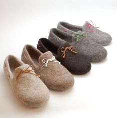 Felted wool slipper loafers with straps. Made of 100% organic undyed wool. Set of 2 pairs of stylish, warm, natural footwear. For him and for her - to keep your feet soft and warm. This item is made to order. Specify the sizes of each pair according to size chart in picture 4. Pick the colors. I will make such slippers for you in 10-15 days. I suggest light gray + dark gray set or dark brown + beige set. You can also choose any other colors from the picture 3, just mention your choise in the not Quilt Slippers, Slipper Loafers, Felt Wool Slipper, Wool Clogs, Felt Slippers, Wool Shoes, Felt Shoes, Eco Wedding, Clog Boots