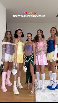 Faries Halloween Costumes Aesthetic, Halloween Costumes Women Disney Princess, Holween Ideas Costumes Girl, Hawolleen Costumes, Group Halloween Costumes Disney Princess, Disney Princess Teen Costume, Ariel Princess Costume, Princess Group Halloween Costumes, Modern Princess Costume