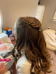 Two Braids Into Half Up Half Down, French Plait Hairstyles Half Up, Hairbraidstyles Simple, Dutch Braids Half Up Half Down, Braid Ideas For Medium Hair, Hair Stil Hairstyles, Aesthetic Prom Hairstyles, Cheer Hairstyles Half Up Half Down, Half Up Half Down French Braid