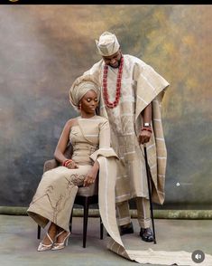 Couple Asoebi Styles, Bridal And Groom Wedding Dress, Traditional Wedding Poses, Traditional African Wedding Dress, Bride And Groom Attire, Brides Outfit, Nigerian Traditional Dresses