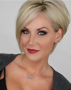 Pixie Bob Haircut, Modern Haircuts, Round Face Haircuts, Short Hair Styles For Round Faces, Short Hairstyle, Hairstyles For Round Faces, Short Hair With Layers, Short Bob Hairstyles