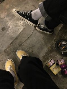 Bf Material, Vans Style, Men Fashion Casual Outfits, Led Zeppelin, Zeppelin, Vans Authentic Sneaker, Pretty Pictures, Vans Sneaker, Fashion Inspo Outfits