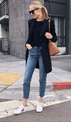 Long Blazer Outfit, Black Blazer Outfit, Pijamas Women, Blazer Outfits Casual, Sweater Jeans, Fashion Jackson, Casual Work Outfits, Mode Inspo, Blazer Outfits