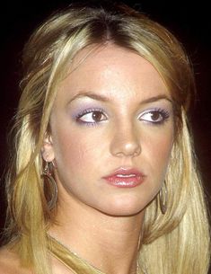 Early 2000 Makeup, 1990’s Makeup, 1990 Makeup, Britney Spears Makeup, 1990s Makeup, Early 2000s Makeup, 2000 Makeup, 90’s Makeup