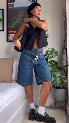 Cali Outfits Summer, Loose Summer Outfits, Summer Outfits Nyc, Doctor Martens, Pakaian Hipster, 2024 Fits, Tomboy Femme, 23 Summer, Look Grunge