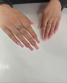 Nail Art For Short Nails, Diy Nail Art Tutorial, Art For Short Nails, Diy Acrylic Nails, Grunge Nails, Glow Nails, Long Acrylic Nails Coffin