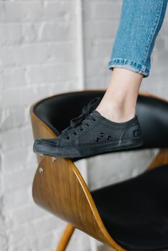 Classic black low top sneaker to pull together your favorite vintage denim and print T. #classic #black #lowtop #sneaker #vintage Blowfish Sneakers, Rocket Dog Shoes, Rocket Dog, Black Canvas, Black Rubber, Vintage Denim, Casual Sneakers, All Black Sneakers, Sneaker Head