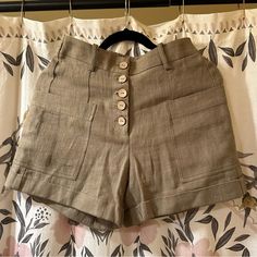 Bershka Shorts Size M. 5 Button Shorts. Folded Hems. Cargo Style Pockets. New With Tag. Elastic Back. Waist: 14” Waist To Hem: Front: 14 1/2”. Back: 15 1/2”. Never Worn 82% Ramie 18% Cotton Button Shorts, Summer Ideas, Cargo Style, Khaki Shorts, Cute Fits, Khaki Green, Shorts With Pockets, Black Shorts, Cotton Shorts