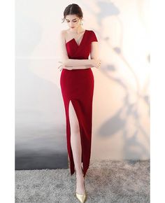 Shop Sexy One Shoulder Burgundy Fitted Formal Dress with Slit online. All instock with free shipping. Pro since 2009. Wedding Guest Outfit Spring, Fitted Prom Dresses, Chique Outfits, فستان سهرة, Burgundy Dress, Guest Outfit, Classy Dress, Wedding Guest Outfit, Fitted Dress