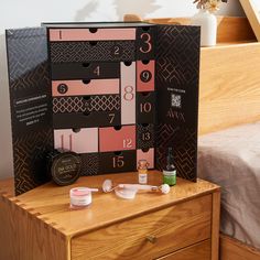 DELUXE x PIECE BEAUTY & PERSONAL CARE PACKAGE FOR WOMEN Unique Spa set: Having a spa at home has never been so easy. Full of quality products, this self-care box features 23+ amazing products that every woman will love and offers everything you need to unwind and enjoy a luxurious spa experience. Premium beauty gift set is a collection of 10 self-care items that every women will love Ideal gift Box: Surprise and bring a smile to your Girlfriend, Wife, Mother, Daughter or any other Beloved One wi Spa At Home, Crystal Soap, Luxurious Spa, Care Box, Spa Gift Box, Spa Set, Glam Makeup Look, Bath Gift, Bath Set