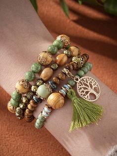 Gender:Men \nGender:Women \nGender:Couple \nColor:Fruit Green \nMaterial:Wood \n Tassel Tree, Knit Bracelet, Girl Friendship, Tree Of Life Pendant, Watches Women Fashion, 6th Grade, Making Jewelry, Wholesale Jewelry, Wood Beads