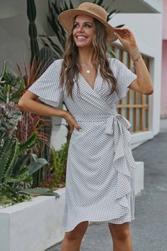 Ivory Short Sleeve V Neck Polyster Midi Dress Short Sleeve Midi Dress, Mother Wedding Dress, Split Maxi Dress, Fashion Gallery, Sleeve Midi Dress, Online Dress Shopping, V Neckline, Floral Midi Dress, Summer Dresses For Women