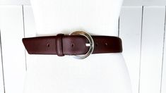 Liz Claiborne brown wide leather belt/vintage brown Liz belt/small Measurements:  -total length: 36" -fits: 28"-33" -width: 1.5" -marked size: small Features... -genuine leather -silver buckle -Liz Claiborne  Condition... -excellent vintage condition -minimal wear -additional hole was added SX2637 Wide Leather Belt, Belt Vintage, Purple Leather, Suspender Belt, Leather Silver, Vintage Quilts, Shoulder Purse, Vintage Brown, Lambskin Leather