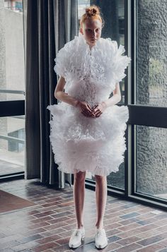 Structured Fashion, Robert Wood, Sculptural Fashion, Modest Prom, Conceptual Fashion, Snow Flake, Fashion Fail, Dope Fashion, Innovative Fashion