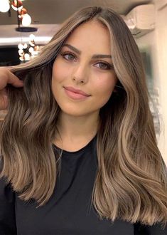 Amazing hair color trends to try this summer Hair Color Trends 2020, Light Brunette Hair, Hair Color Pictures, Hair Color Light Brown, Brunette Balayage Hair, Hair Done, Balayage Hair Blonde