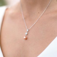 Fine and elegant, this pretty Manohé necklace is available in gold, silver and rose gold. This tide necklace is composed of a Swarovski pearl and a zircon, it will be perfect for your pretty day. The Manohé pearl necklace is also very pleasant to wear every day. Quality handmade jewelry. - 1 piece - Approximately 44 cm + Extension chain. - Available in Gold, Silver and Rose Gold - Adjustable size on request. Gift wrapped ready to give Back necklace, buckles and bracelet from the same collection Elegant Rose Gold Necklace For Mother Of The Bride, Rose Gold Solitaire Necklace For Wedding, Elegant Rose Gold Pearl Necklace For Wedding, Wedding Pearl Charm Pendant Drop Necklace, Rose Gold Pearl Necklace With Charm For Wedding, Delicate Rose Gold Solitaire Necklace For Wedding, Wedding Pendant Drop Necklace With Pearl Charm, Rose Gold Pearl Drop Necklace For Wedding, Wedding Pearl Pendant Drop Necklace