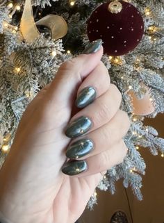 Holiday Nail Inspiration for Your Next Manicure - Jena Green