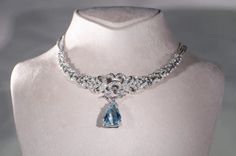 Unconventional Bling: Trendy & Unique Jewelry Aesthetic Ideas Aquamarine Diamond Necklace, Gold Jhumar Design, Foxglove Book, Jhumar Design, Gold Kangan, Blue Diamond Necklace, Blue Diamond Jewelry, Neck Pieces Jewelry, Wedding Diamond