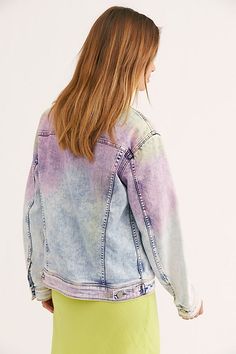 Taylor Swift Inspired Outfits, Denim Jacket Diy, Tie Dye Jacket, Tie N Dye, Tie Day, Tie Dye Jackets, Patchwork Denim Jacket