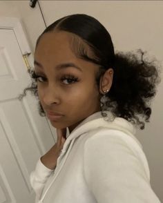 Natural Hair Bun, Hair Bun Styles, Bangs Hairstyle, Mixed Curly Hair, Sleek Ponytail Hairstyles, Braided Bangs, Cute Curly Hairstyles