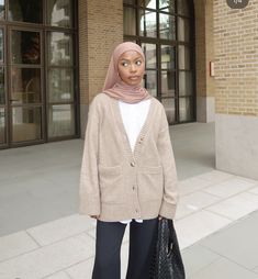 Modest Work Outfits, Modern Hijab Fashion, Modest Fashion Hijab, Modest Summer Outfits, Hijab Style Casual, Casual College Outfits