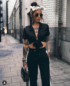 Oufits Casual, All Black Outfit, Grunge Style, Rock Style, Womens Fashion Trends, In My Life, Edgy Fashion, Black Outfit