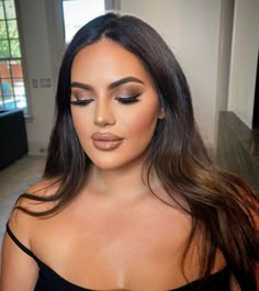 Dark Smokey Eye Wedding Makeup, Soft Bridesmaid Makeup Brown Eyes, Soft Glam Makeup Brown Eyes Eyeshadows, Bronzed Makeup Look Full Glam, Glowy Bronze Bridal Makeup, Bridal Makeup Plus Size, Makeup Chubby Face, Full Glam Wedding Makeup Brown Eyes, Bridal Glam Makeup Brown Eyes