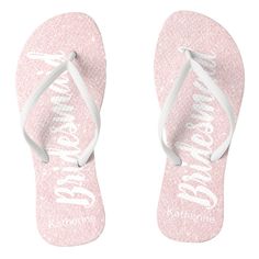 Faux rose gold glitter bridesmaid design. Bridesmaid Flip Flops, Bridesmaid Sandals, Gift Favors, Pink Bridal Shower, Pink Bridal, Wedding Gift Favors, Rose Gold Glitter, Pink Glitter, Bridal Shoes