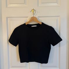 Super Cute Top That Goes With Just About Everything! I Got It As A Gift And Have Never Worn It. Black Fitted Crop Top T-shirt, Black Fitted Cropped T-shirt, Black Fitted Short Sleeve Crop Top, Trendy Black Zara T-shirt, Zara Black Cropped Top, Black Fitted Basic Crop Top, Black Fitted Basic T-shirt, Basic Black Fitted T-shirt, Zara Basic Short Sleeve Crop Top