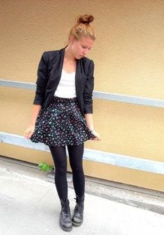 Doc Martens Outfits, Doc Martens Style, Boating Outfit, Dr Martens Boots, Stylish Coat, Floral Mini Skirt, Doc Martens