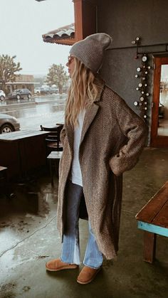 Rainy Day Outfits, Cozy Rainy Day, Look Boho Chic, Look Jean, Dark Days, Waist Coat, Day Outfits, A Rainy Day, Mode Inspo