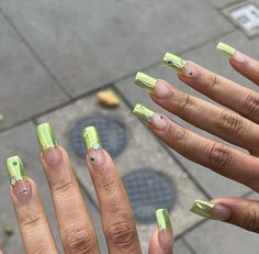 Acrylics Green, Chrome Tips, London Nails, Green Chrome, Pearl Nails, Popular Nails, Girls Nails, Silver Nails, Nailed It