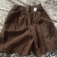 Chocolatey Brown Suede Shorts Never Worn Listed Size 10 But Definitely Runs Very Small. I Would Say It’s A Size 6 Or Below. Originally $28 Savannah Brown, Hippie Shorts, Culotte Shorts, Suede Shorts, Haute Hippie, Orange Shorts, High Waist Dress, Vintage Suede, Pleated Shorts