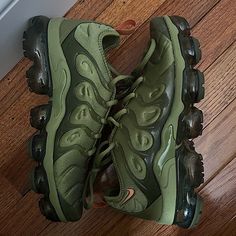 Love These But I Barely Wear Them Olive Green Color, Nike Green, Shoes Nike, Women's Nike, Green Color, Olive Green, Nike Shoes, Nike Women, Size 7