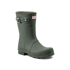 HUNTER-Original Short Rain Boot - Men's Handle rainy days with ease in the Hunter Original Short rain boot. The 100% waterproof design ensures comfort, while the EVA footbed and treaded sole provide support underfoot. Short Rain Boot, Short Rain Boots, The Hunter, Rain Boot, Rainy Days, Boots Men, Rain Boots, Dark Green, The 100