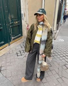 Tin Vcb, Instagram Advertisement, Big Closet, Outfit Links, Paris Girl, Antwerp Belgium, Clinical Psychologist, Europe Fashion, A Paris