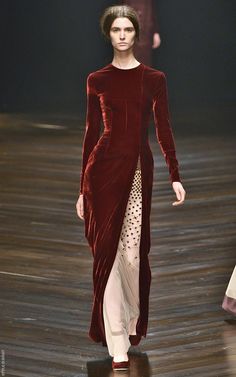 Marios Schwab, Look Vintage, Looks Style, Mode Inspiration, Girls Fashion, Fancy Dresses, Couture Fashion