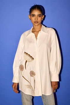 White shirt with zardozi, pearl embroidery in floral placement pattern. - Aza Fashions Aza Fashion 2024, Winter Abaya, Placement Pattern, 1920s Fashion Women, Special Outfits, Coord Sets, Girls Party Wear, Pearl Collar, Pearl Embroidery