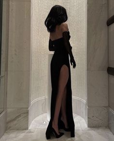 Long Black Prom Dress, Black Dress Aesthetic, Jung So Min, Dark Feminine Aesthetic, Black Prom Dress, Prom Dress Inspiration, Black Prom, Pretty Prom Dresses, Dress Aesthetic